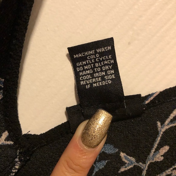 Rue21 Shortsleeved Romper - Picture 5 of 6